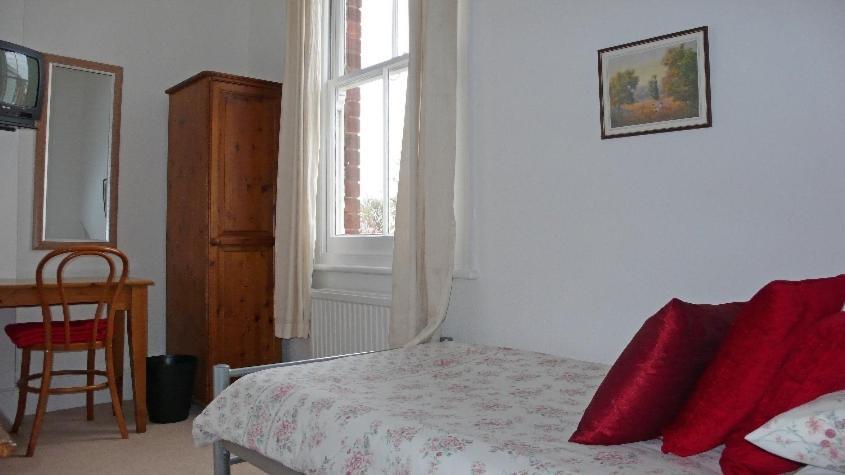 Colebrook Guest House Farnborough  Habitación foto